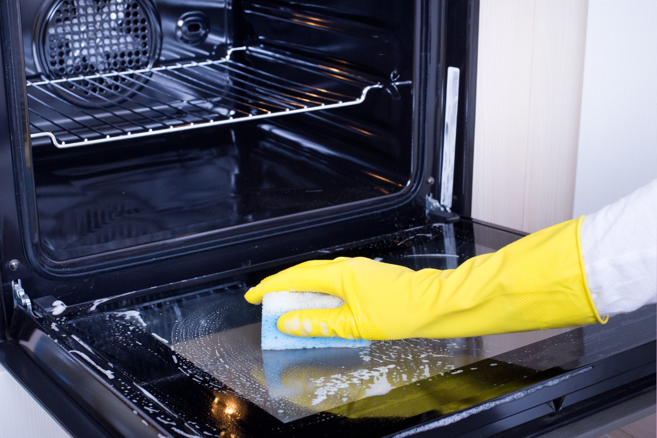 Oven Smell Removal Tips